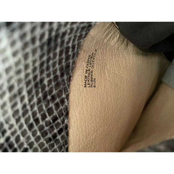 Michael Kors Boots Womens 6.5 M Zip Riding Boot Grey Snake Pattern Leather - Picture 8 of 8